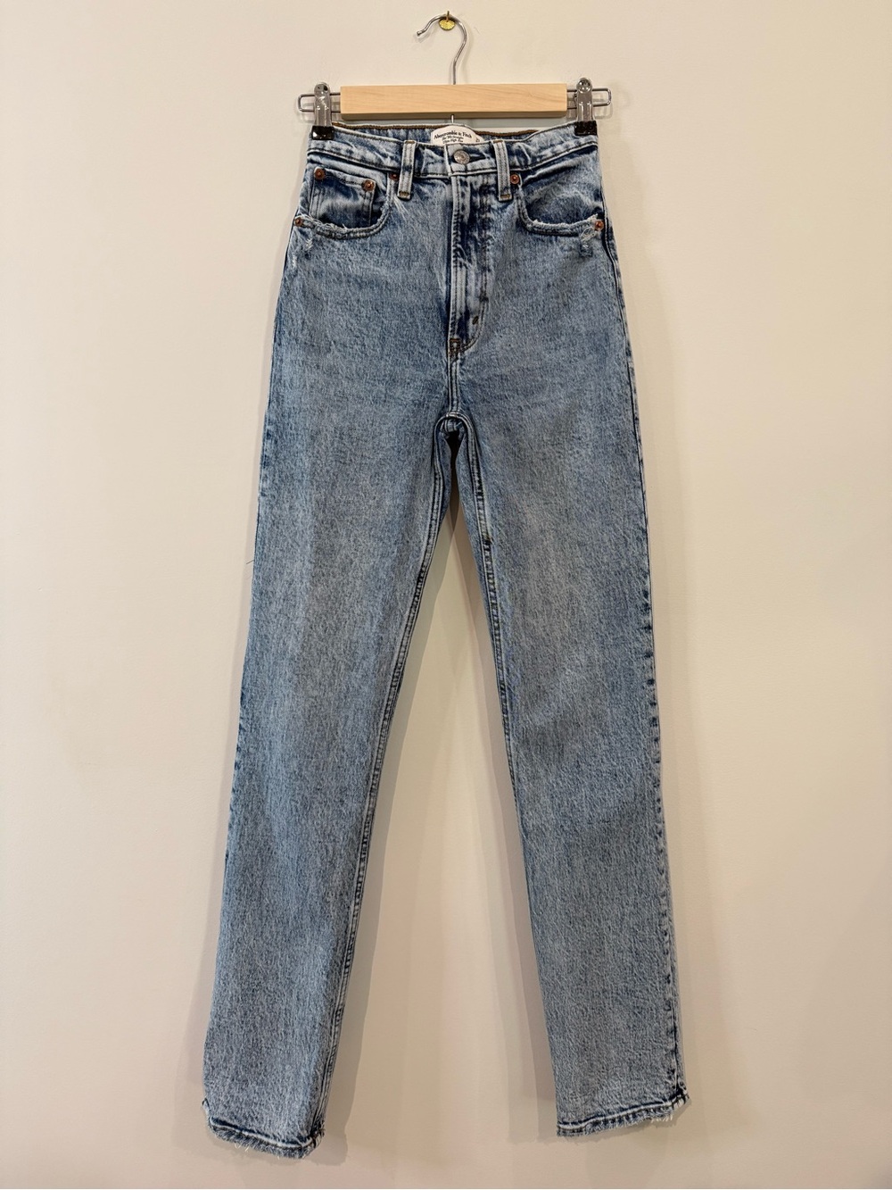 Abercrombie & Fitch Ultra High-Rise 90’s Acid Wash Straight Jeans - 23 / 000